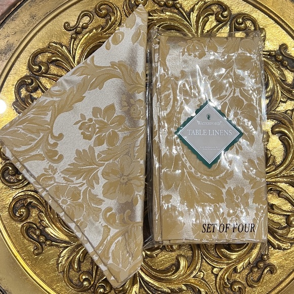 Waterford Kingscourt Set of 4 Napkins - Picture 7 of 10